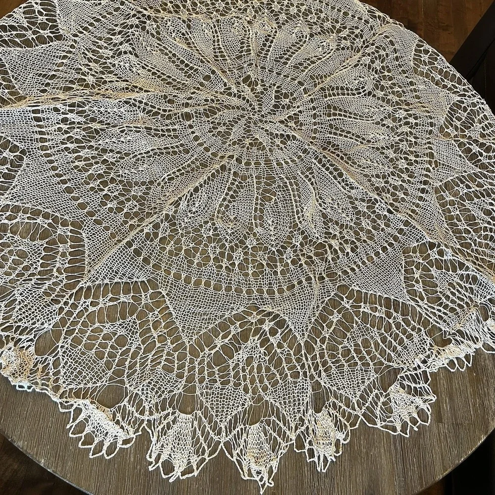 Vintage Handmade Lace Tablecloth 48